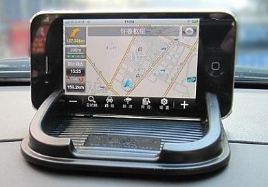 Protišmyková podložka s držiakom na GPS do auta
